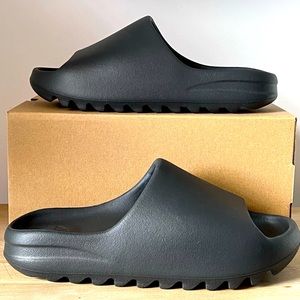 Yeezy Slide black US 11 men NEW